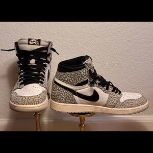 Mens size US 10.5 NIKE Air Jordan 1 High OG "Elephant Print"